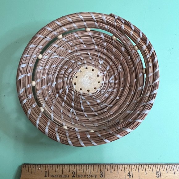 American Indian Other - Pine Needle Round basket bowl - American Indian Made